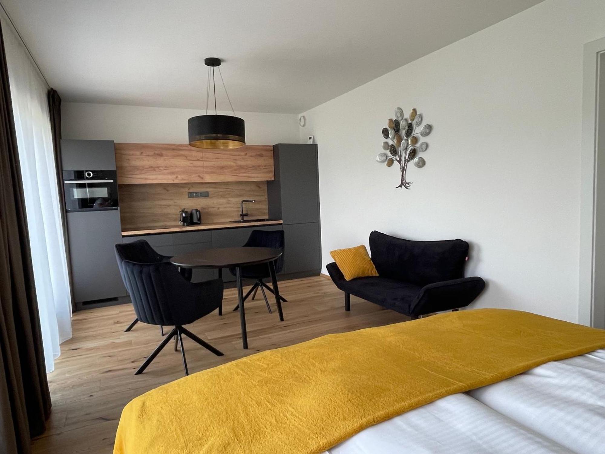 H52 Apartments Брно Экстерьер фото